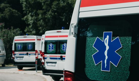 石嘴山救护车转运病人过路高速收费吗？
